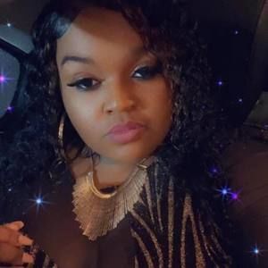 Meet your Posher, Monique